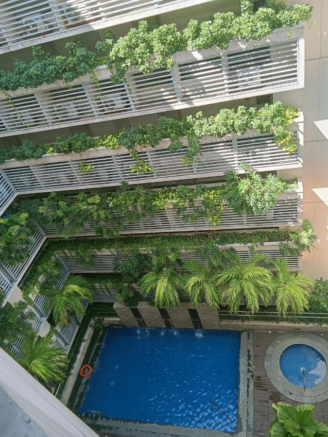 Henry'S Newport Condotel Пасай Экстерьер фото